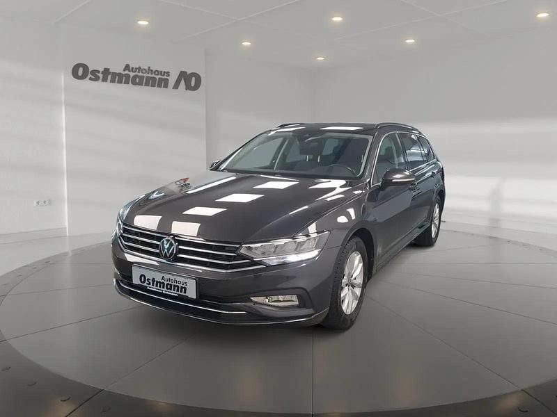 Grau Gebraucht 2022 VW Passat Business Kombi | 22.771 € (Guter Preis) - Bild 1/4