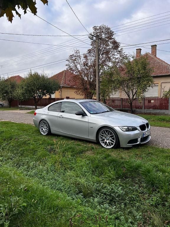 Gebraucht BMW 330 Sport Line 272 PS (200 kW) 2007 Silber Coupé