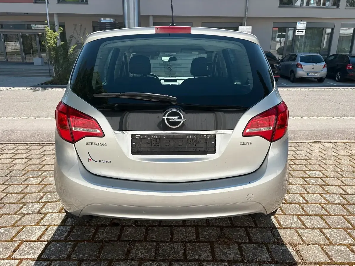 Gebraucht Opel Meriva 75 PS (55 kW) 2010 Silber Van / Kleinbus