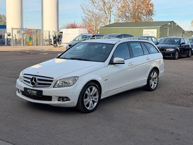 Gebraucht Mercedes C180 156 PS (114 kW) 2010 Weiß Kombi