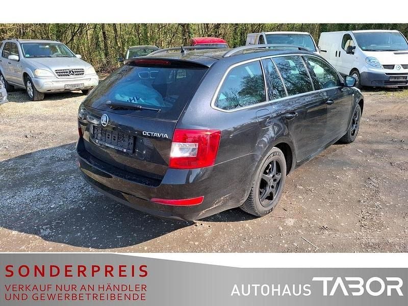 Gebraucht Skoda Octavia 140 PS (102 kW) 2015 Schwarzmagic perleffekt Kleinwagen