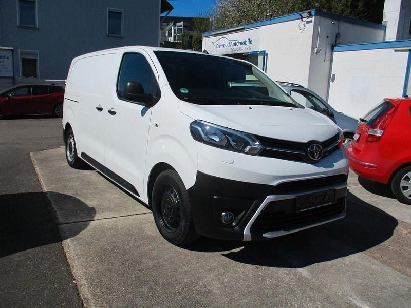 Gebraucht Toyota Proace 120 PS (88 kW) 2021 Weiß Van / Kleinbus