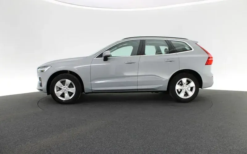 Używany Volvo XC60 Core 197 KM (144 kW) 2024 Szary SUV