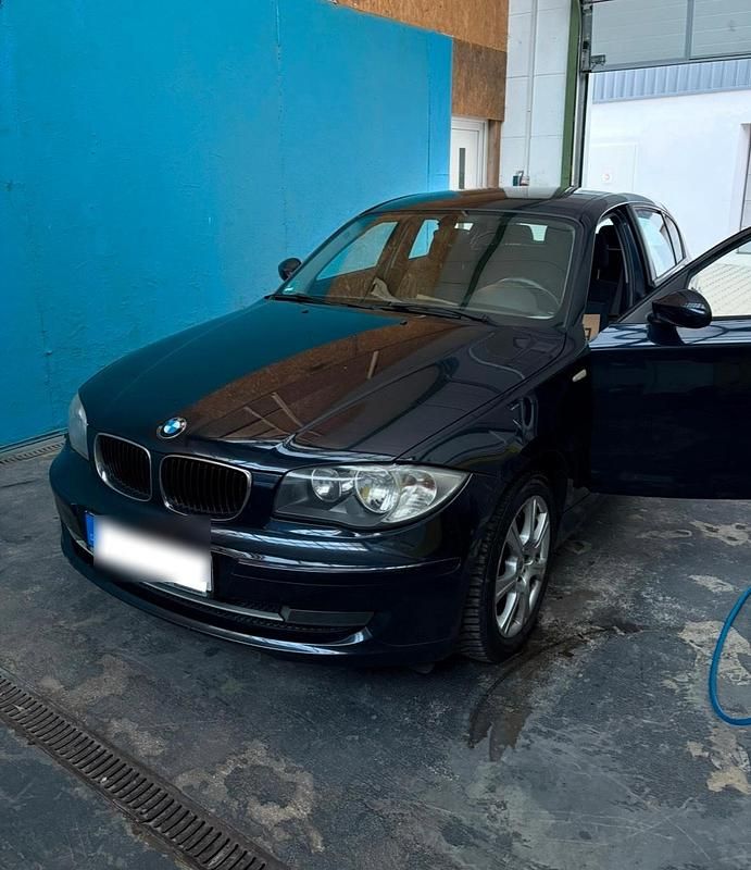 Blau Gebraucht 2008 BMW 116 Kleinwagen | 3.500 € - Bild 1/4