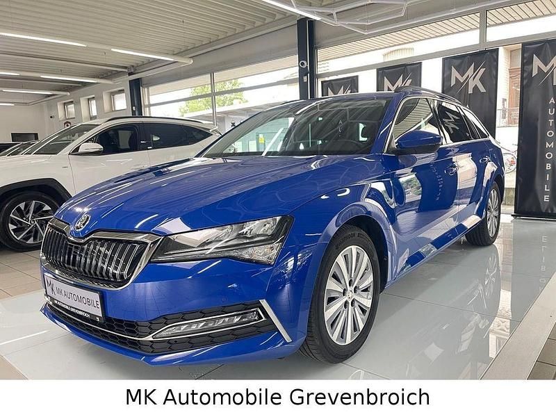 Blau Gebraucht 2021 Skoda Superb Ambition Kombi | 18.498 € (Guter Preis) - Bild 1/4