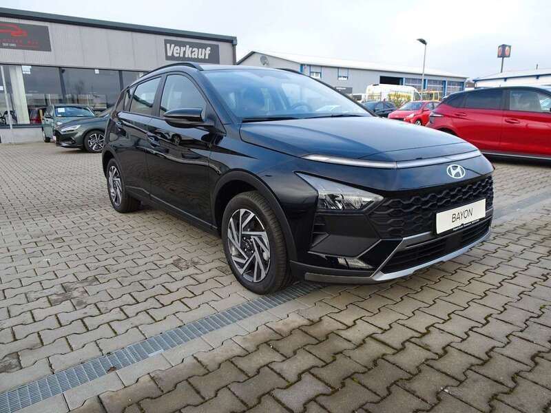 Grau Gebraucht 2024 Hyundai Bayon SUV | 21.900 € (Fairer Preis) - Bild 1/4