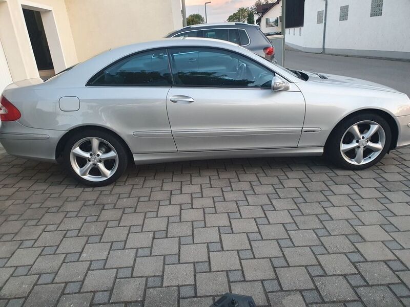Silber Gebraucht 2005 Mercedes CLK200 Avantgarde Coupé | 5.380 € (Fairer Preis) - Bild 1/4