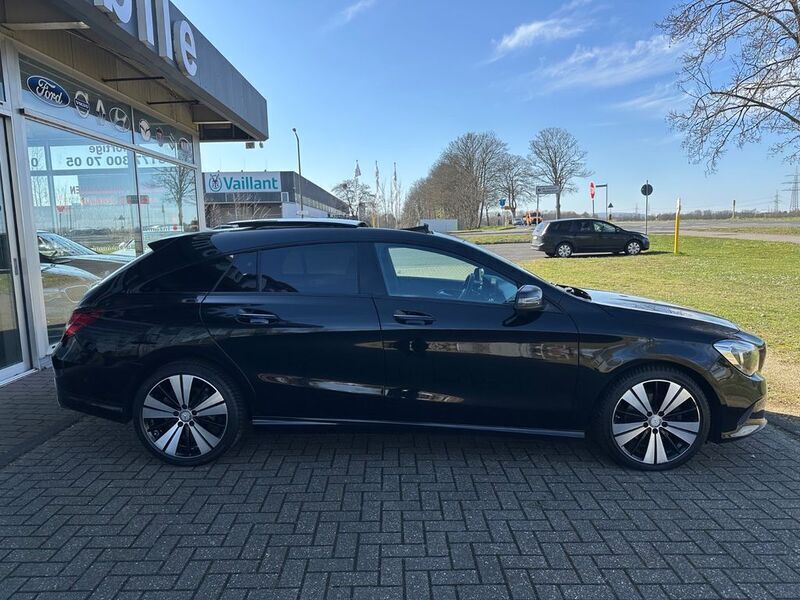 Gebraucht Mercedes CLA220 Shooting Brake 177 PS (130 kW) 2017 Schwarz Kombi