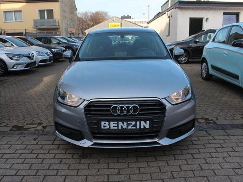 Gebraucht Audi A1 Attraction 125 PS (91 kW) 2013 Misanorot Kleinwagen
