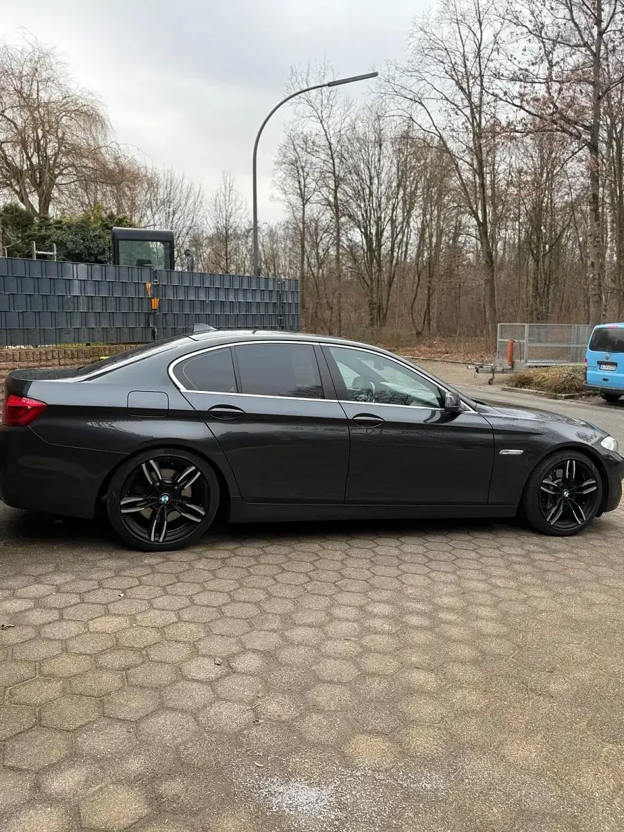 Gebraucht BMW 530 Comfort Edition 258 PS (189 kW) 2012 Grau Limousine
