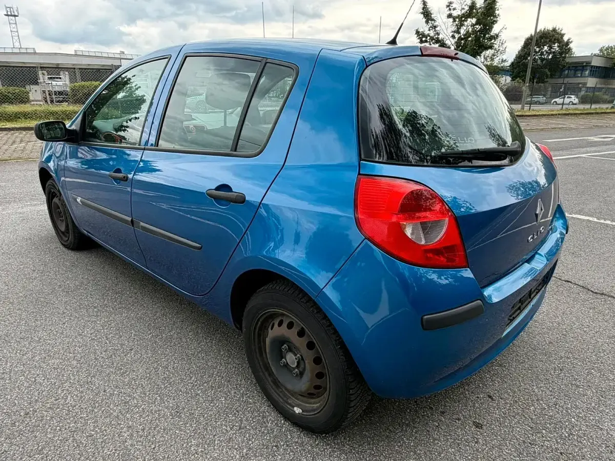 Gebraucht Renault Clio 75 PS (55 kW) 2006 Blau Kleinwagen