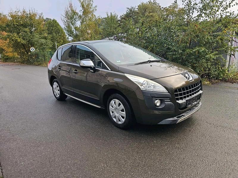 Braun Gebraucht 2012 Peugeot 3008 Limousine | 3.350 € (Superpreis) - Bild 1/4