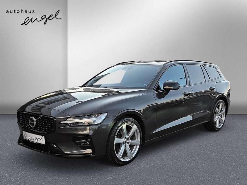 Gebraucht Volvo V60 Plus 197 PS (144 kW) 2023 Platinum grey (metallic) Kombi