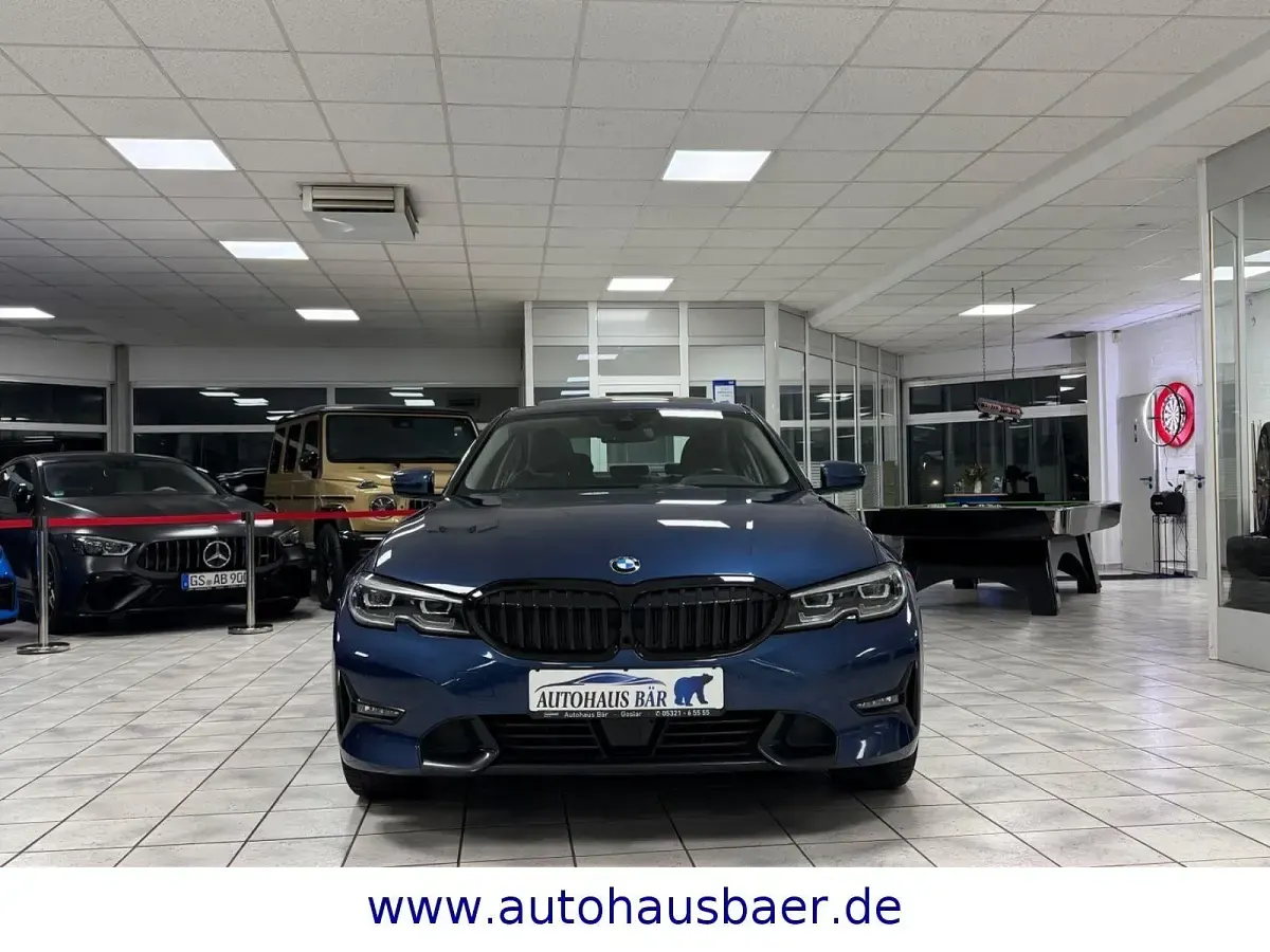 Gebraucht BMW 320 Sport Line 190 PS (139 kW) 2021 Blau Limousine