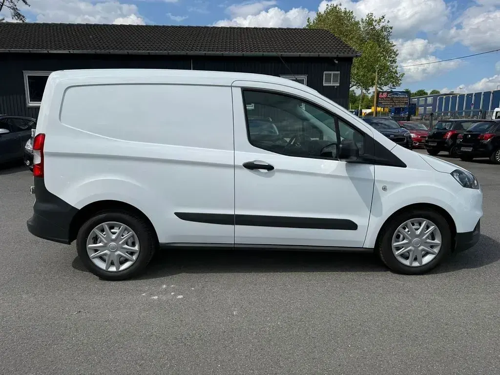 Używany Ford Transit 75 KM (55 kW) 2022 Biały Minivan