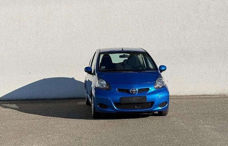 Gebraucht Toyota Aygo Cool 68 PS (50 kW) 2011 Blau Kleinwagen