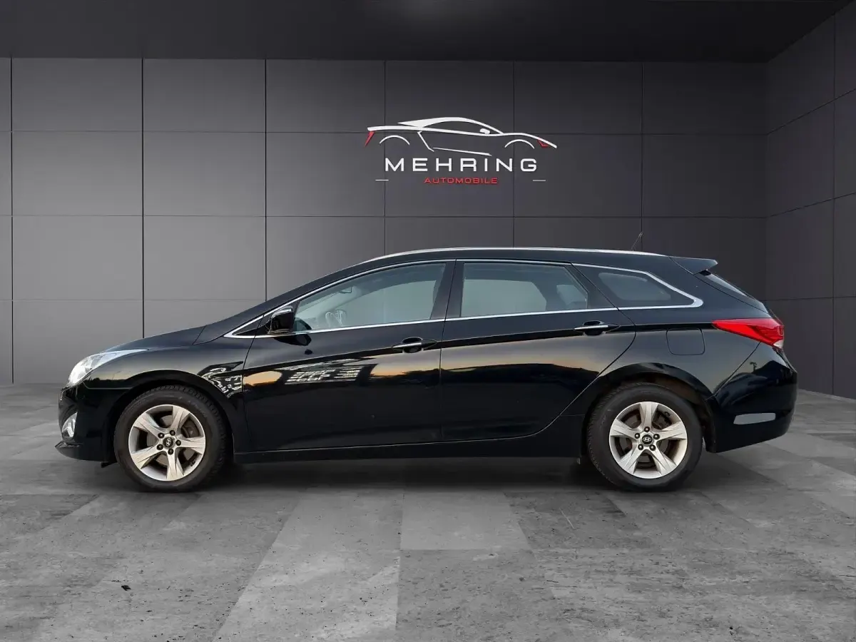 Gebraucht Hyundai i40 Edition 136 PS (100 kW) 2015 Schwarz Kombi