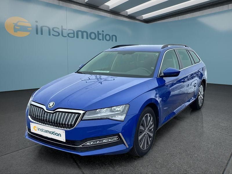 Blau Gebraucht 2021 Skoda Superb Kombi | 19.449 € (Superpreis) - Bild 1/4