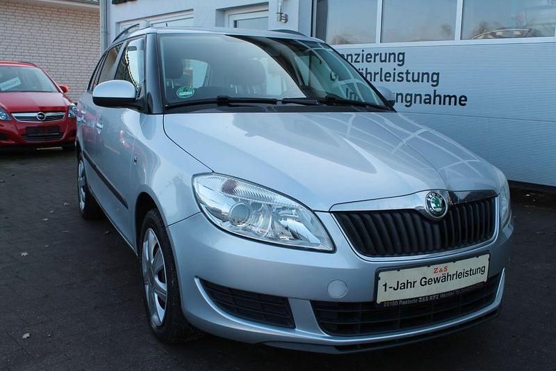 Gebraucht Skoda Fabia Ambition 90 PS (66 kW) 2013 Brilliantsilber metallic Kombi