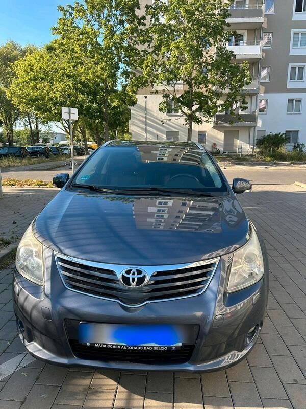 Blau Gebraucht 2009 Toyota Avensis T2 Kombi | 5.500 € (Fairer Preis) - Bild 1/4