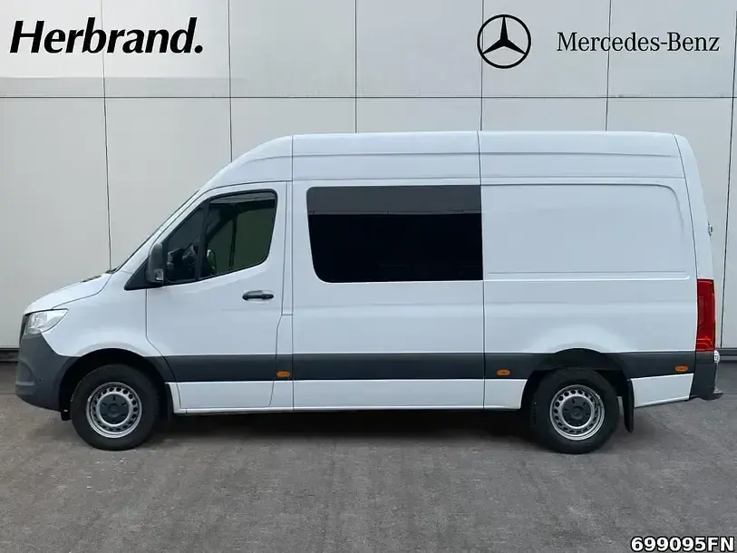 Używany Mercedes Sprinter 150 KM (110 kW) 2022 Biały Van