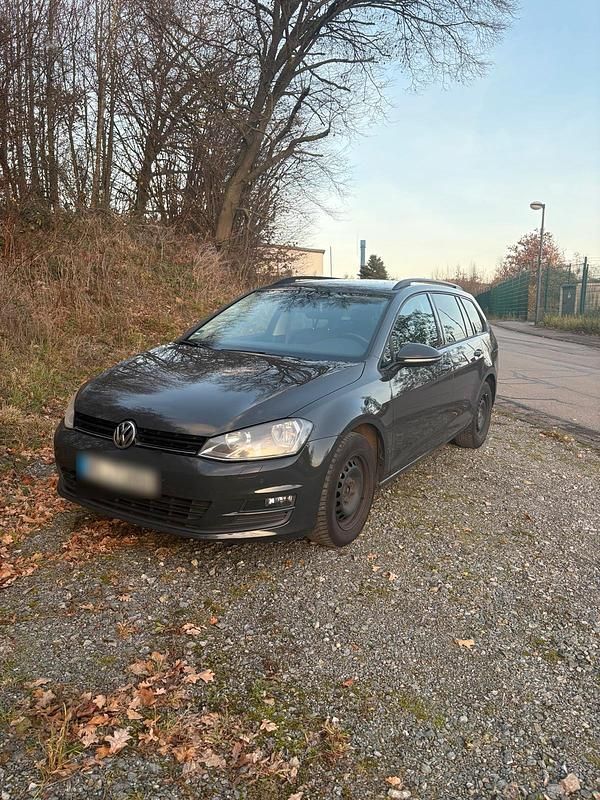 Grau Gebraucht 2013 VW Golf VII Comfortline Kombi | 4.500 € (Fairer Preis) - Bild 1/4