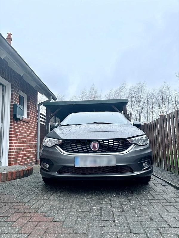 Gebraucht Fiat Tipo 95 PS (69 kW) 2016 Grau Limousine