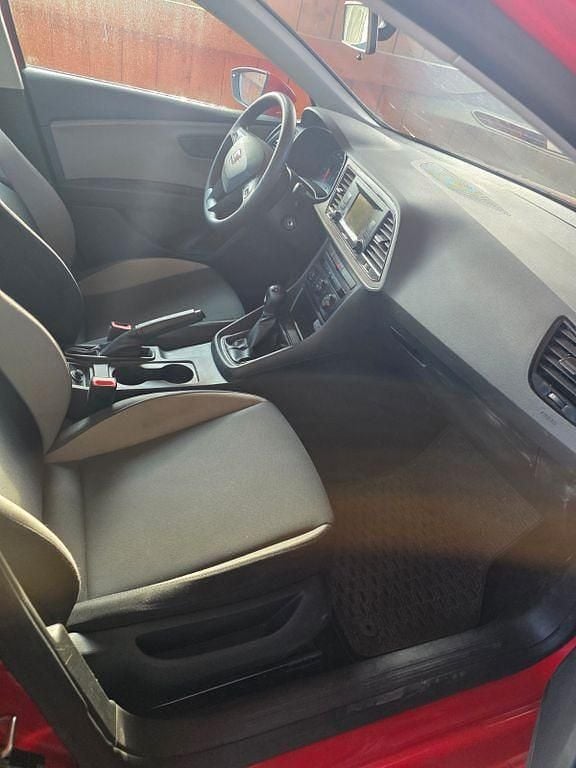 Gebraucht Seat Leon Reference 110 PS (80 kW) 2017 Rot Limousine