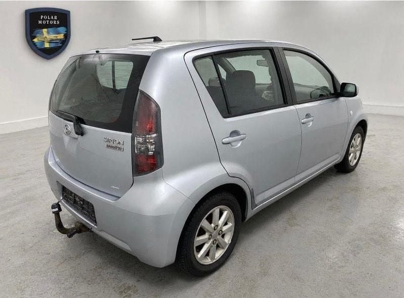 Gebraucht Daihatsu Sirion 91 PS (66 kW) 2011 Silber Kleinwagen