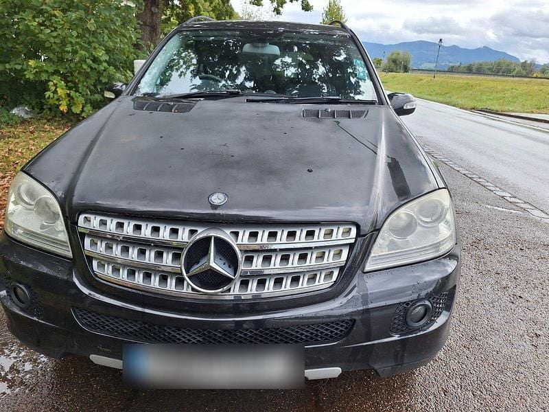 Schwarz Gebraucht 2007 Mercedes ML280 SUV | 3.500 € - Bild 1/4