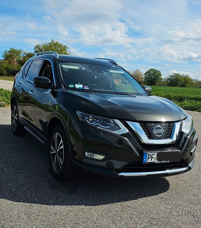Grün Gebraucht 2018 Nissan X-Trail N-Connecta SUV | 19.290 € (Etwas zu teuer) - Bild 1/4