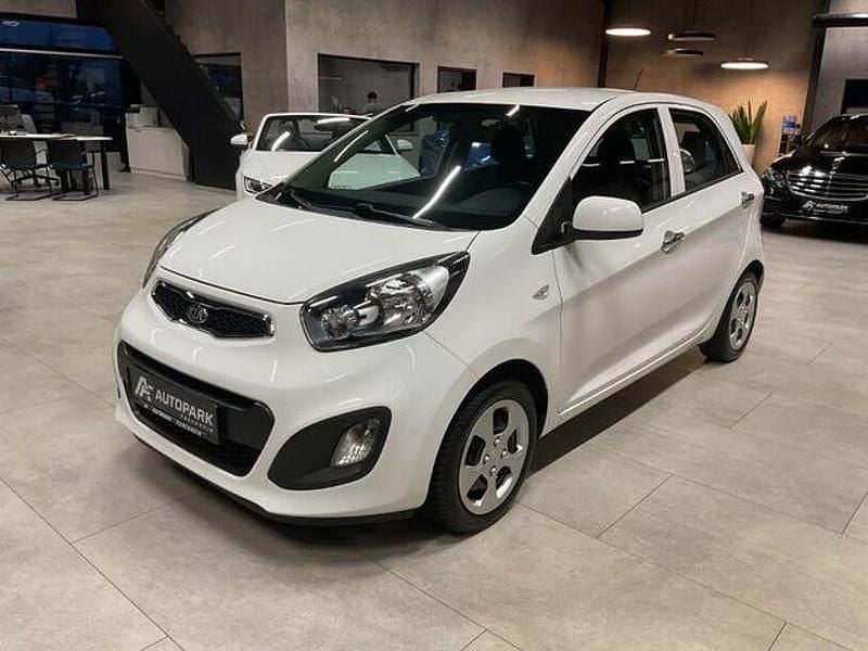 Weiß Gebraucht 2014 Kia Picanto FIFA World Cup Edition Kleinwagen | 6.980 € (Fairer Preis) - Bild 1/4