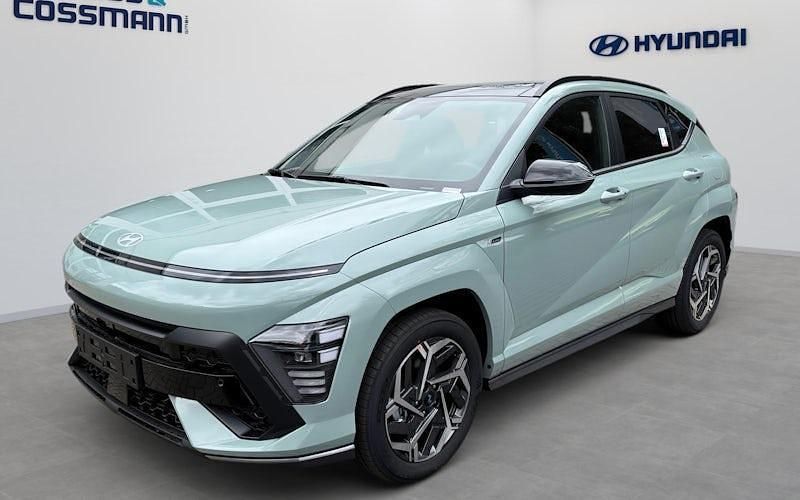 Grün Neu 2025 Hyundai Kona N Line SUV | 33.990 € (Etwas zu teuer) - Bild 1/4