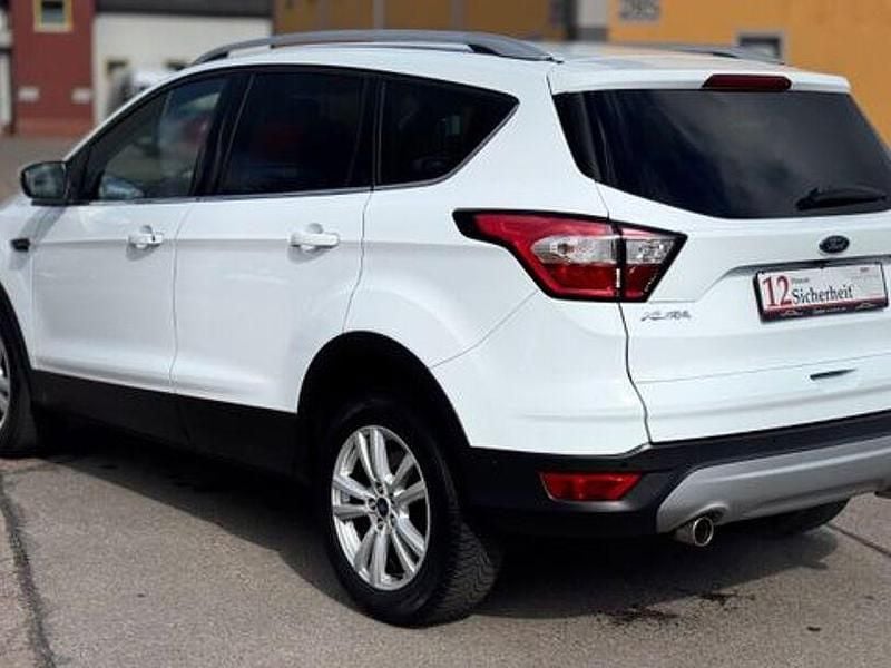 Gebraucht Ford Kuga Cool & Connect 150 PS (110 kW) 2019 Weiß SUV