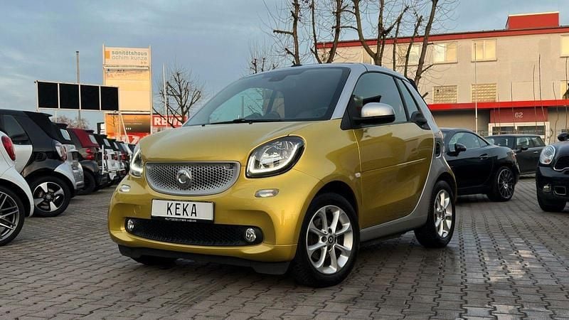 Gelb Gebraucht 2016 Smart ForTwo Cabrio Passion Cabrio | 13.790 € (Fairer Preis) - Bild 1/4