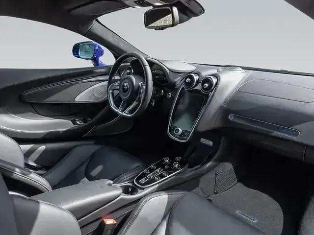 Gebraucht McLaren GT 620 PS (456 kW) 2024 Violett Coupé