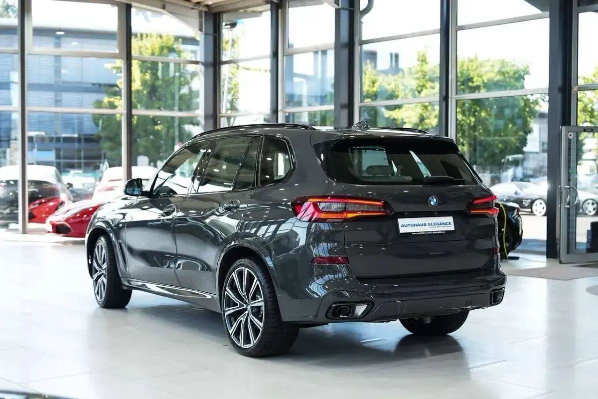 Gebraucht BMW X5 Shadowline 231 PS (169 kW) 2023 Dravitgrau metallic SUV