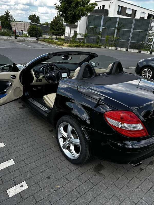 Schwarz Gebraucht 2005 Mercedes SLK200 Cabrio | 10.999 € (Etwas zu teuer) - Bild 1/4
