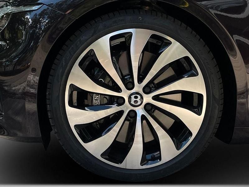 Usata Bentley Continental 680 CV (500 kW) 2025 Viola Berlina