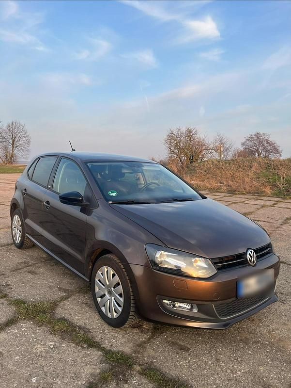 Gebraucht VW Polo Style 90 PS (66 kW) 2011 Braun Kleinwagen