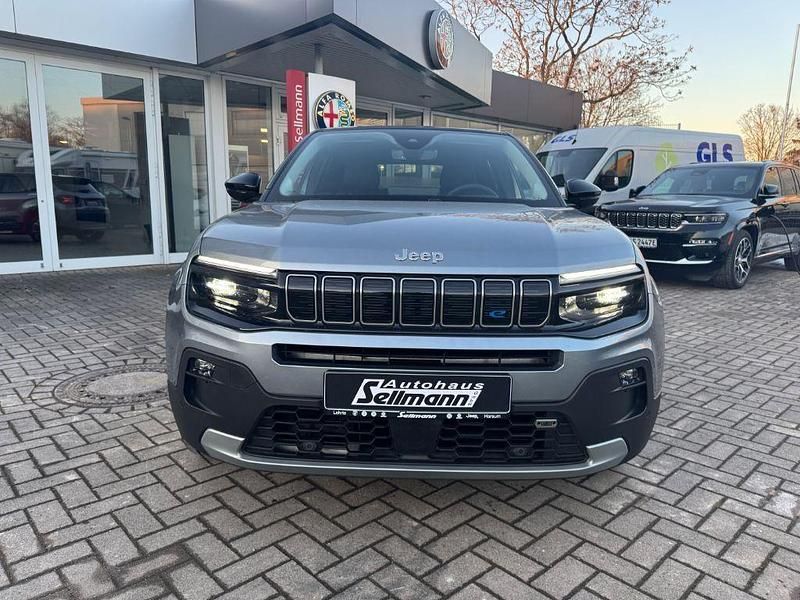 Gebraucht Jeep Avenger EV 114 kW (156 PS) 2023 Granit grey mit dach in volcan SUV