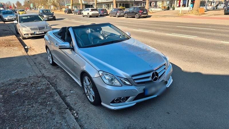 Gebraucht Mercedes E250 204 PS (150 kW) 2010 Silber Cabrio