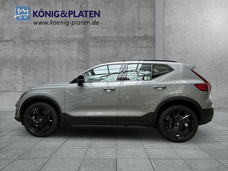 Neu Volvo XC40 Plus 197 PS (144 kW) 2025 Grau SUV