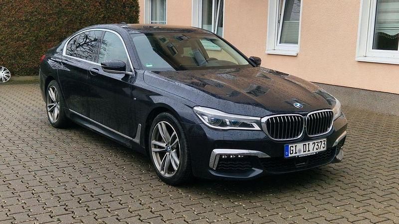 Gebraucht BMW 730 265 PS (194 kW) 2019 Blau Limousine
