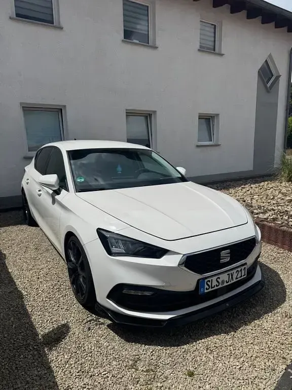 Gebraucht Seat Leon Style 110 PS (80 kW) 2022 Weiß Limousine