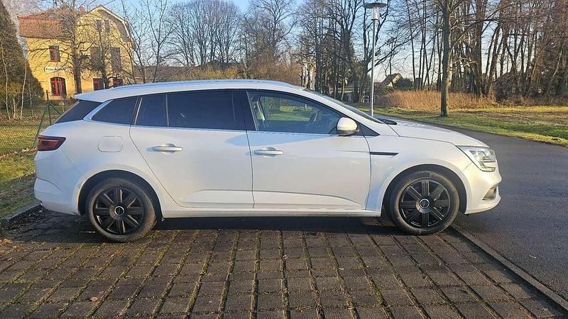 Gebraucht Renault Mégane GrandTour Business 132 PS (97 kW) 2017 Kombi