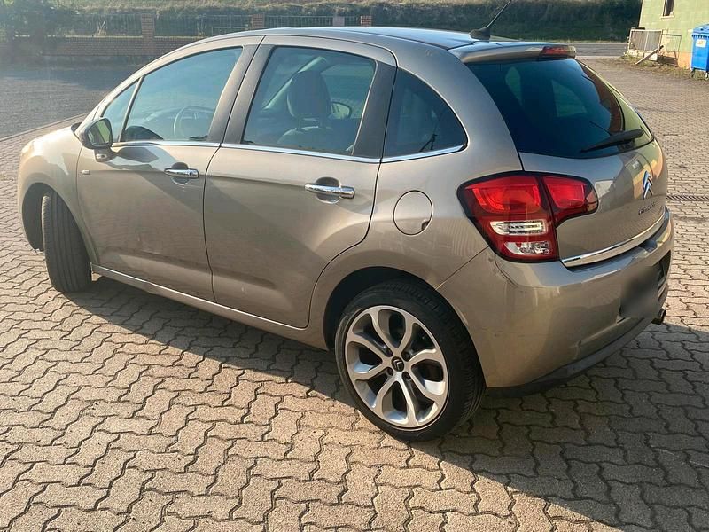 Gold Gebraucht 2010 Citroën C3 Exclusive Kleinwagen | 2.899 € (Fairer Preis) - Bild 1/4