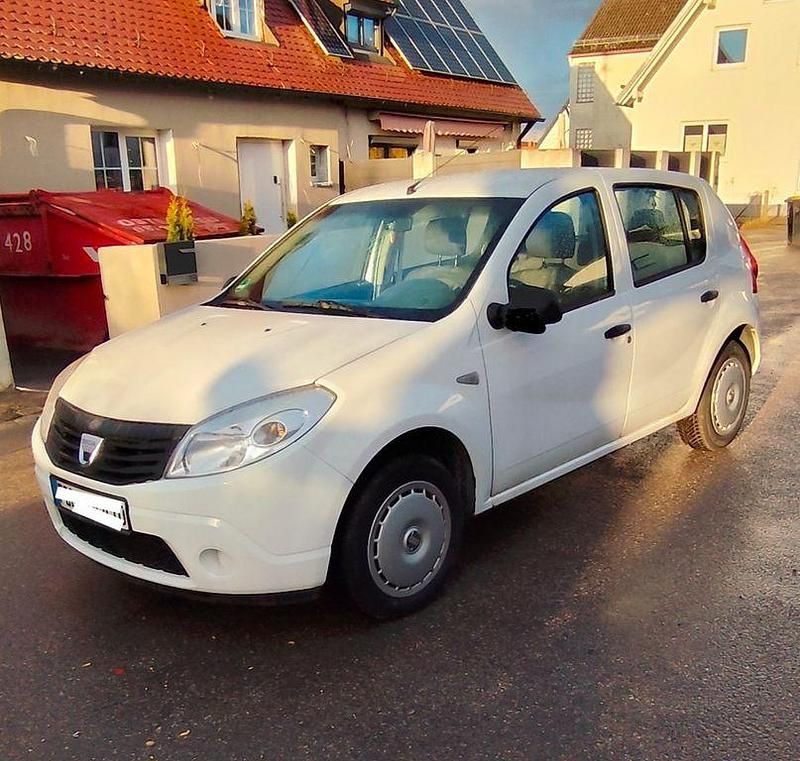 Gebraucht Dacia Sandero 75 PS (55 kW) 2009 Weiß Limousine