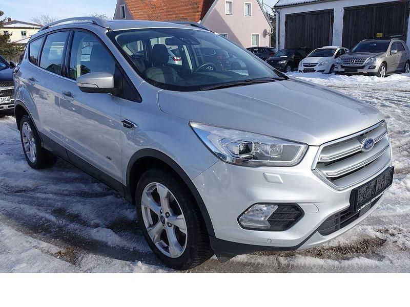 Gebraucht Ford Kuga Titanium 179 PS (131 kW) 2018 Silber SUV