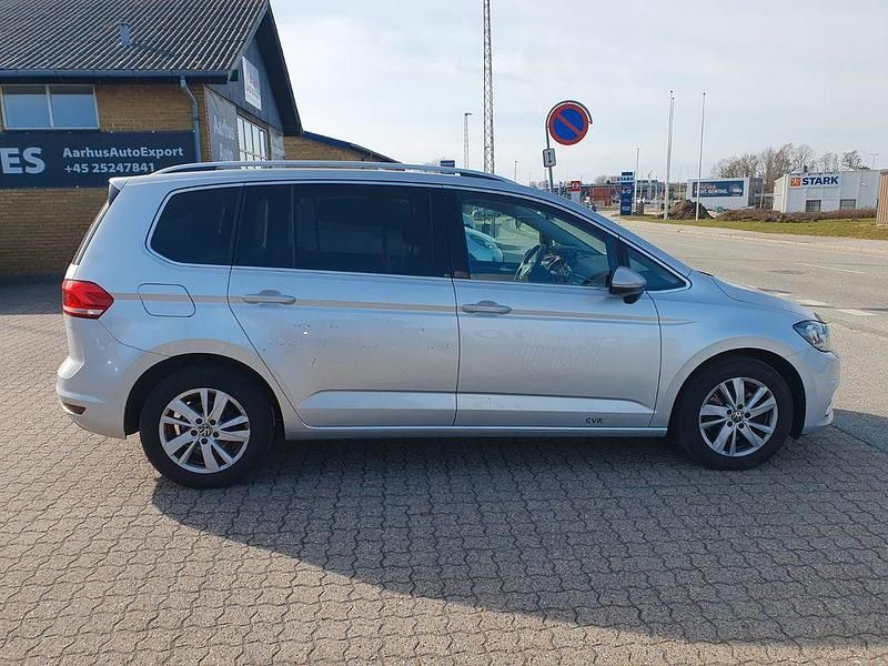 Gebraucht VW Touran S 150 PS (110 kW) 2020 Silber Van / Kleinbus